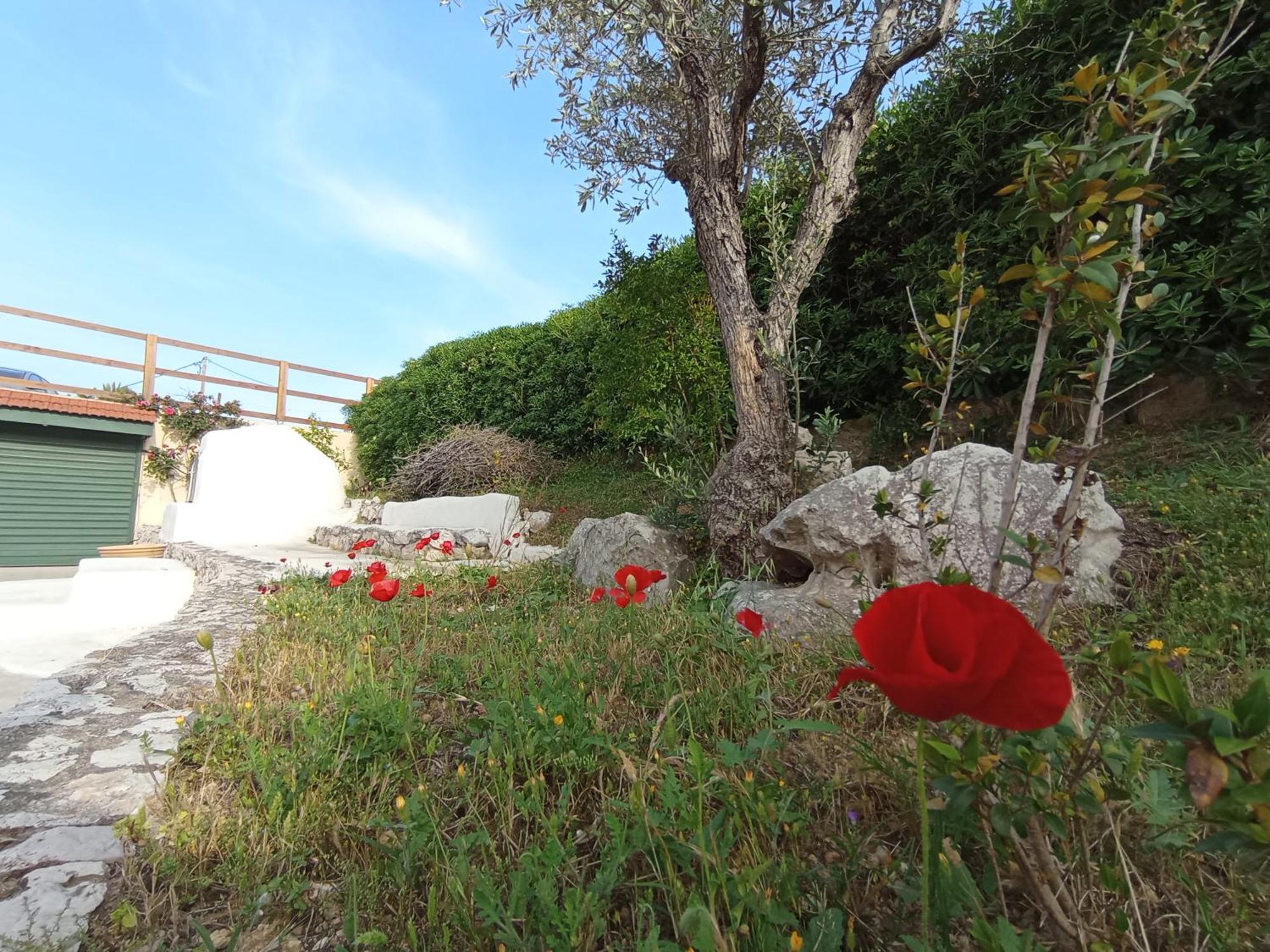 Emarmene With Private Pool Near Rhodes Town & Airport בית נופש